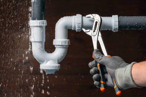 Professional Leak Detection technician working in Grass Creek, IN
